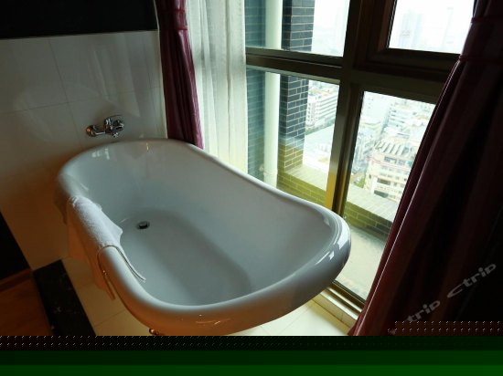 普罗旺斯圆床房