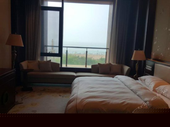 豪华无敌海景大床房