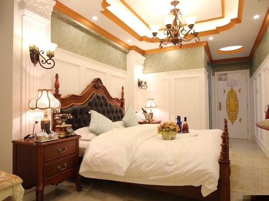 豪华宫廷大床房