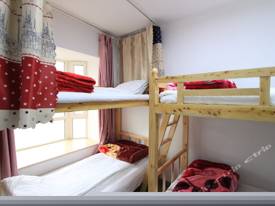 女生江景四人间（床位）