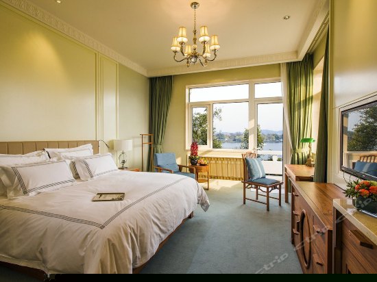 1号楼西湖景大床房B