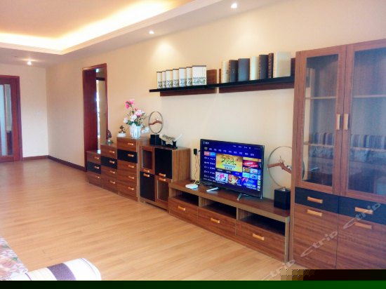 温馨园景三卧室三床套房