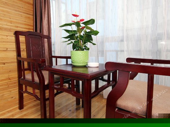 豪华阳台大床房