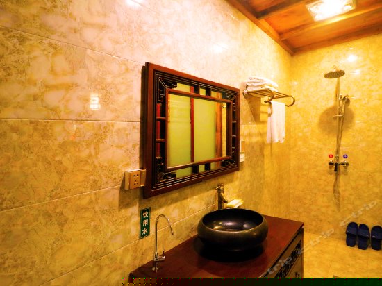 豪华龙凤架子床房