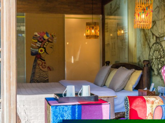 豪华阳光大床房