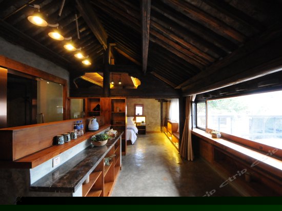 舍昼夜二楼豪华蜜月套房