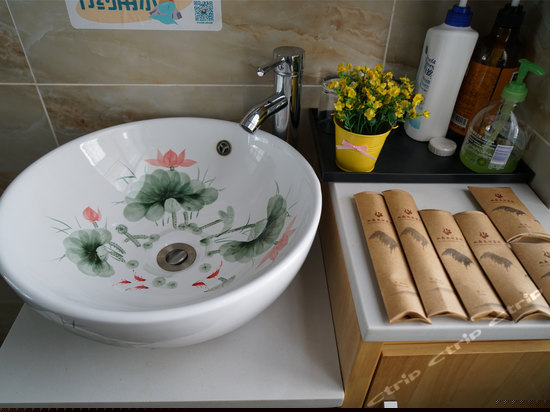 林荫涧露台标准间