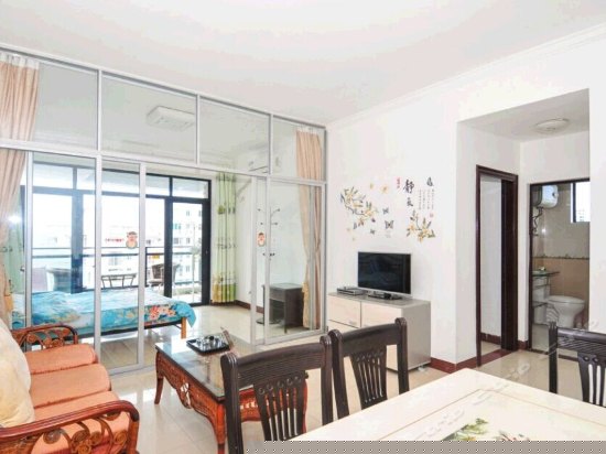 温馨园景两居室房