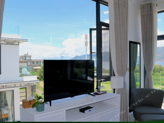 高级海景阳台大床房