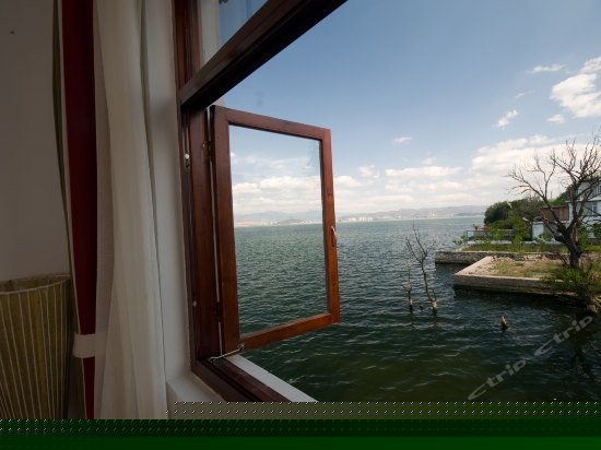 花园侧面海景家庭房B