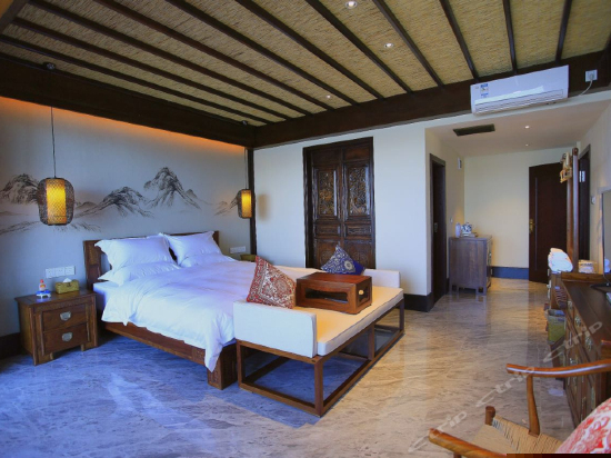 一线豪华露台海景亲水大床房