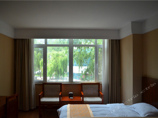 湖景大床房