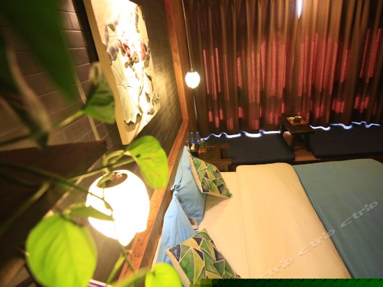 三楼豪华大床房