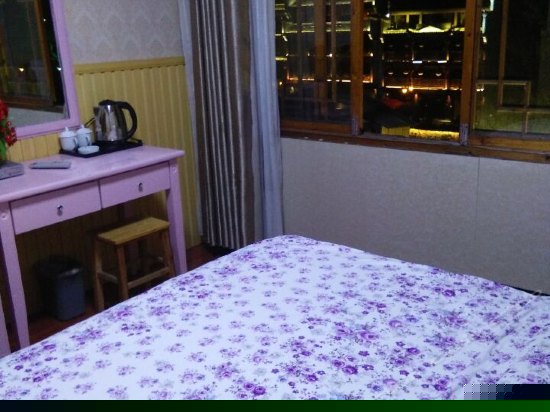 无敌江景情侣间