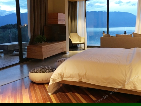 270度无敌露台海景蜜月大床房