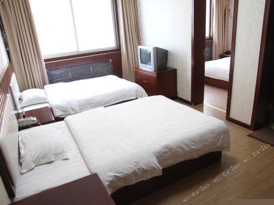 快捷豪华三人间