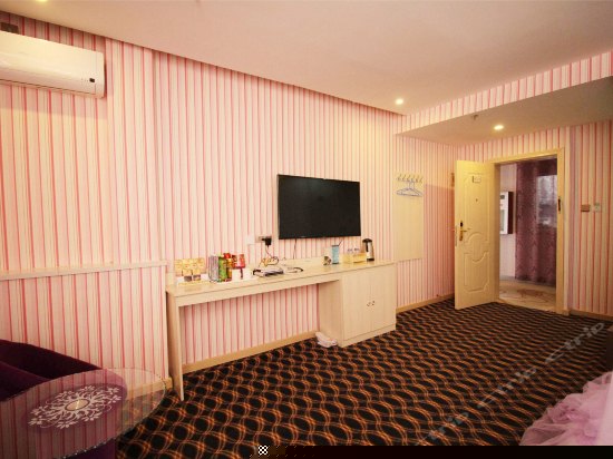 主题电动圆床房