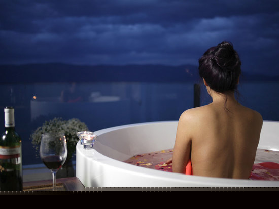 270度环视海景海上超豪华大床房