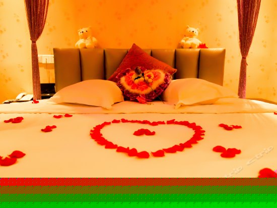 影院圆床豪华情侣房