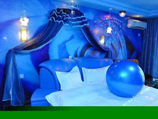 商务电动圆床房