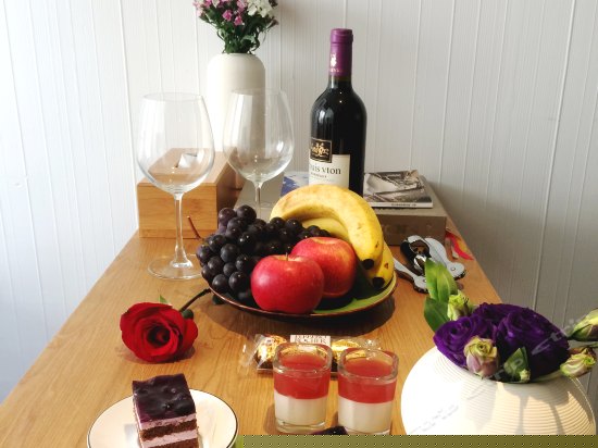 至尊蜜月海景大床房