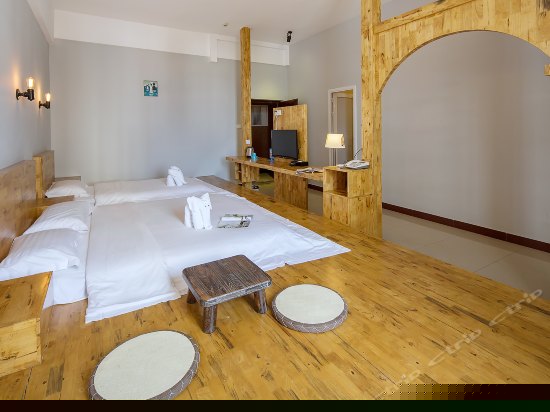 荷塘秋色母子房