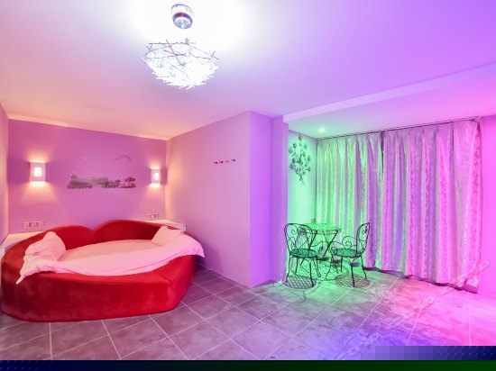 漫旅精品圆床房