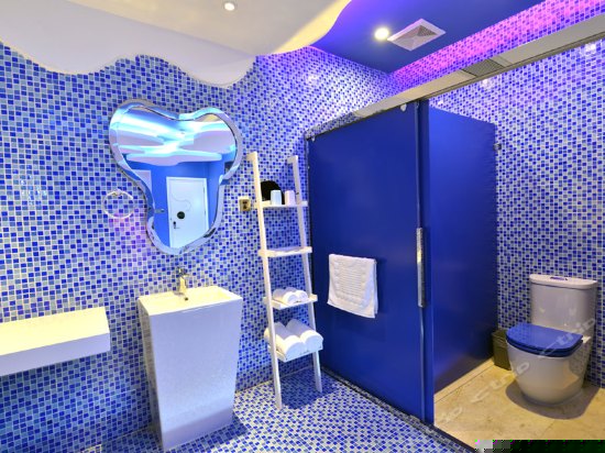 浪漫温馨主题房