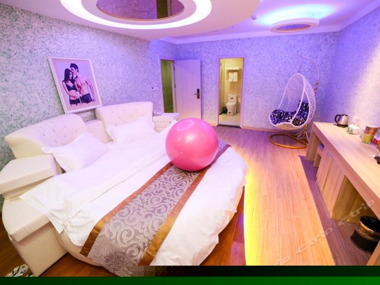 蓝色海洋情侣房