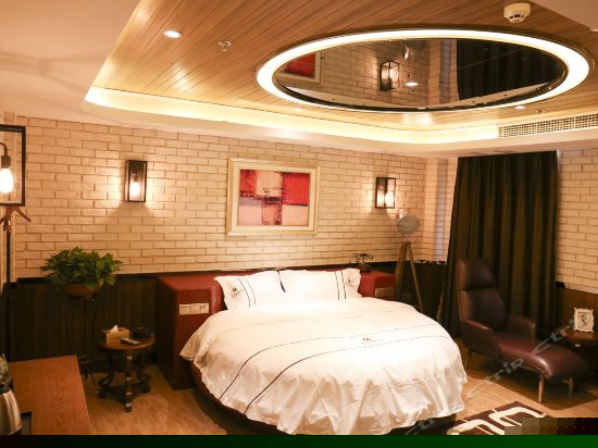 摩登时代主题房