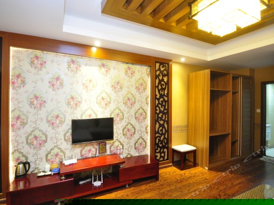 豪华观景蜜月大床房