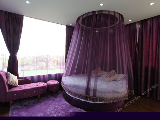 梦幻海景圆床房