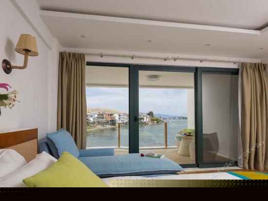 独立阳台海景双床房