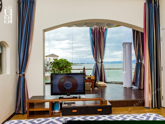 二楼星空海景大床房