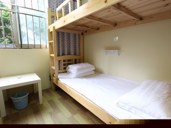 女生四人床位房