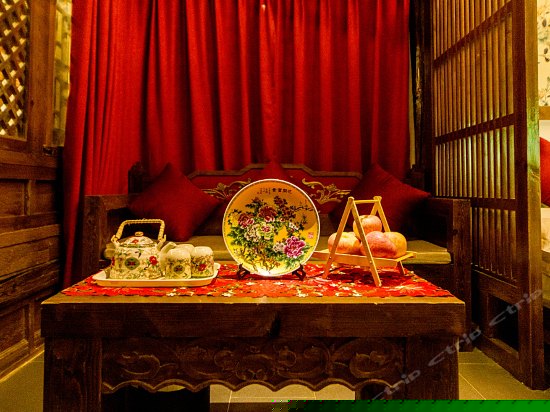 大业店唯美古韵亲子房