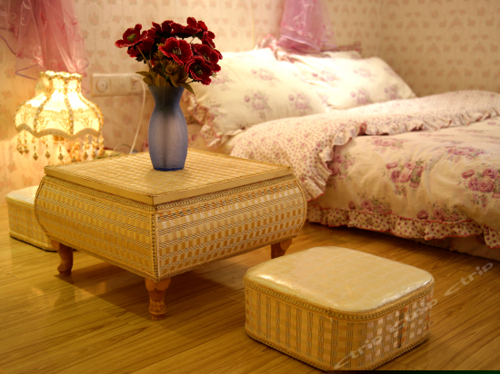 榻榻米主题大床房