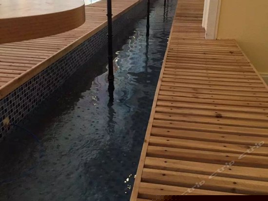 健身娱乐设施