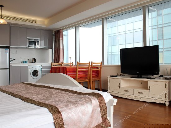 豪华双人大床房