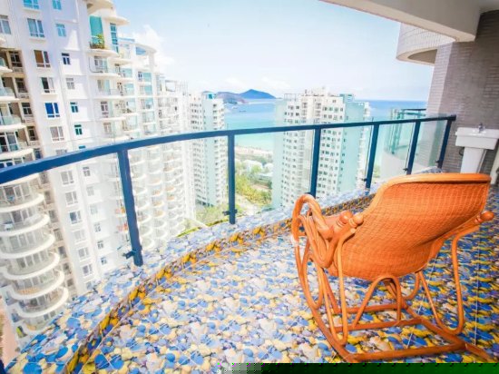 欧式二房一厅奢华超大阳台海景房