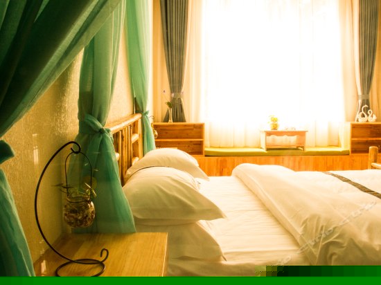 阳光舒适大床房