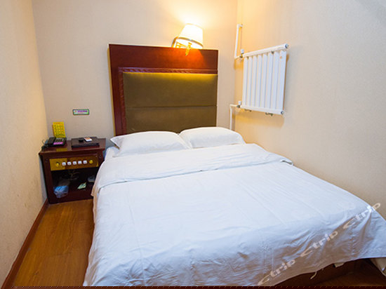 温馨大床房(无窗)