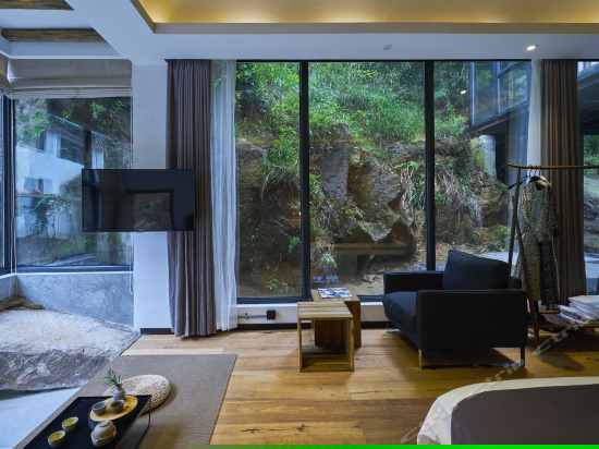 山院一苔绿景观大床