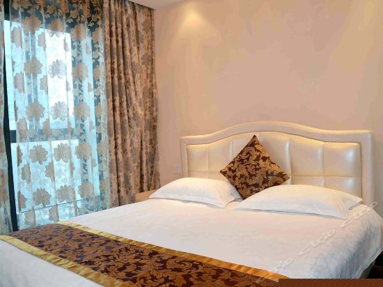 精选豪华双床房