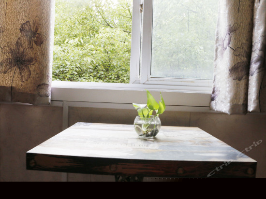 女生八人间（床位）