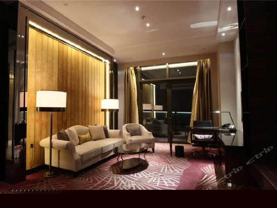 盛仕红阁焕享套房