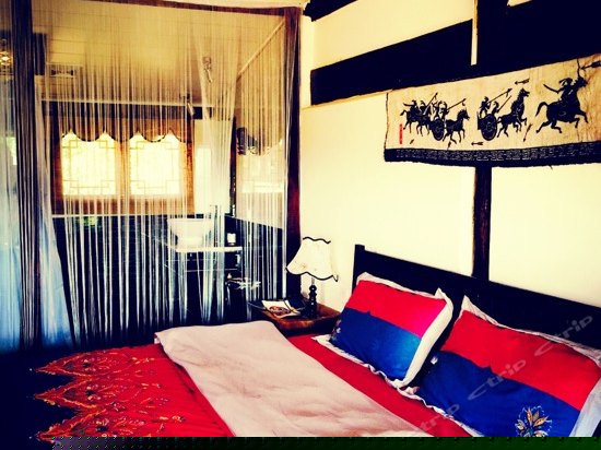 映山红豪华大床房