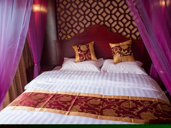 江景蜜月豪华大床房