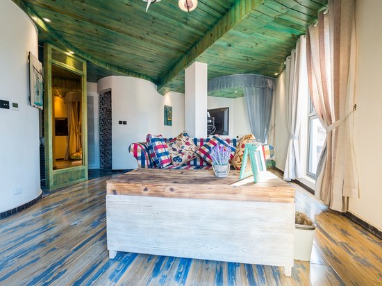 绿色清新海景大床房