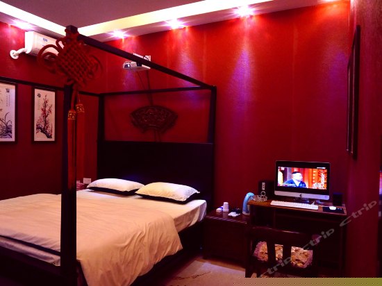 古典中式主题影院房